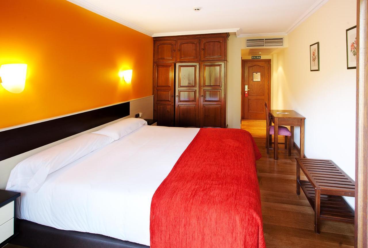 Hotel Venta De Etxalar Bagian luar foto