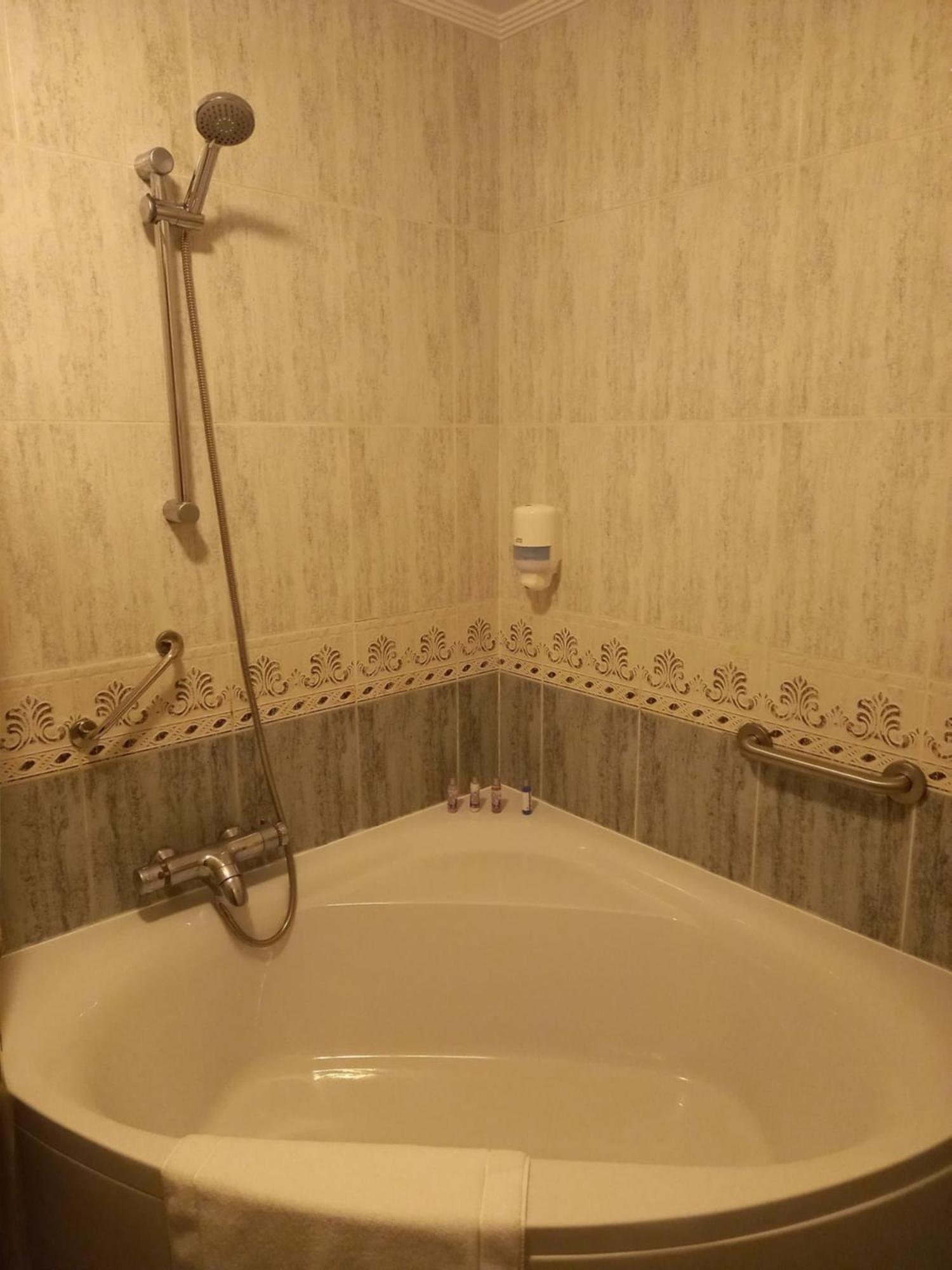 Hotel Venta De Etxalar Bagian luar foto