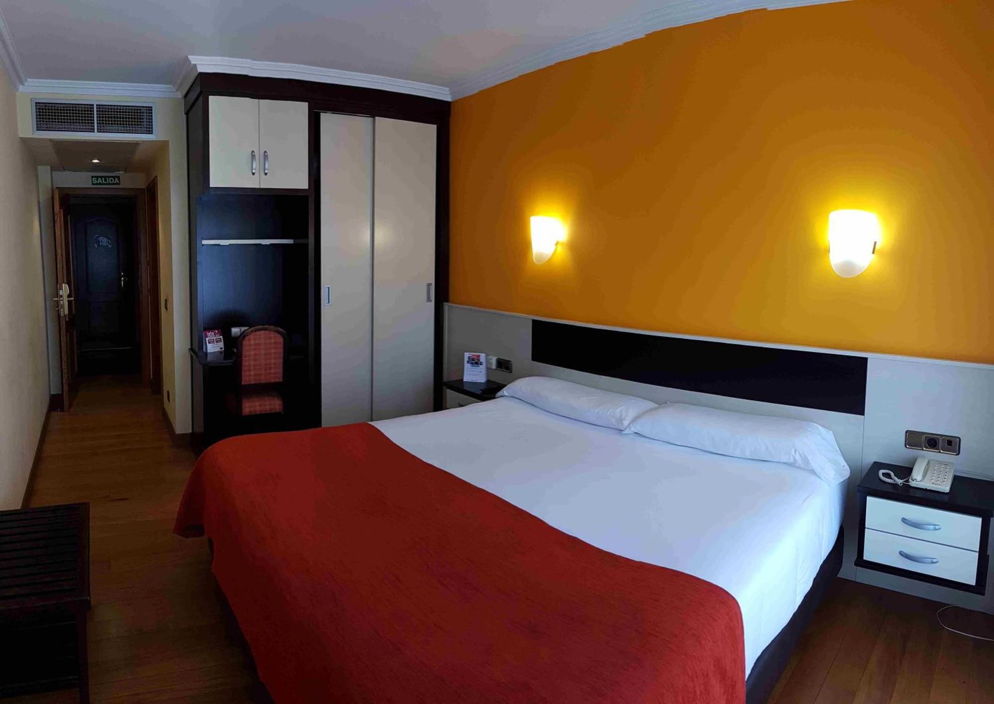 Hotel Venta De Etxalar Bagian luar foto