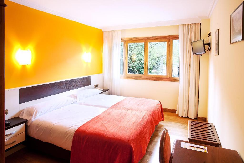 Hotel Venta De Etxalar Ruang foto