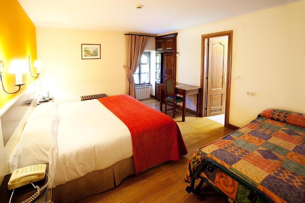 Hotel Venta De Etxalar Ruang foto