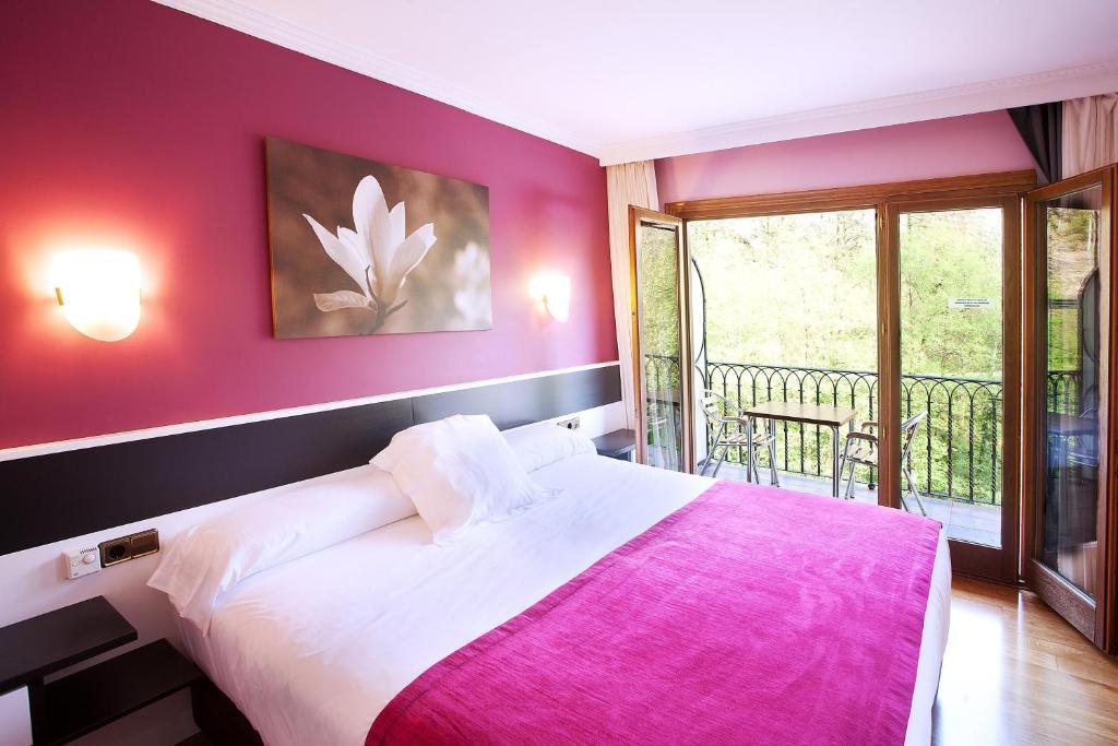 Hotel Venta De Etxalar Bagian luar foto