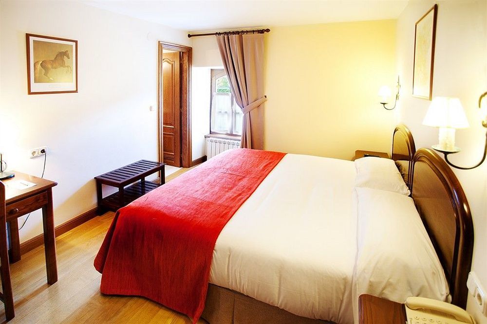 Hotel Venta De Etxalar Bagian luar foto