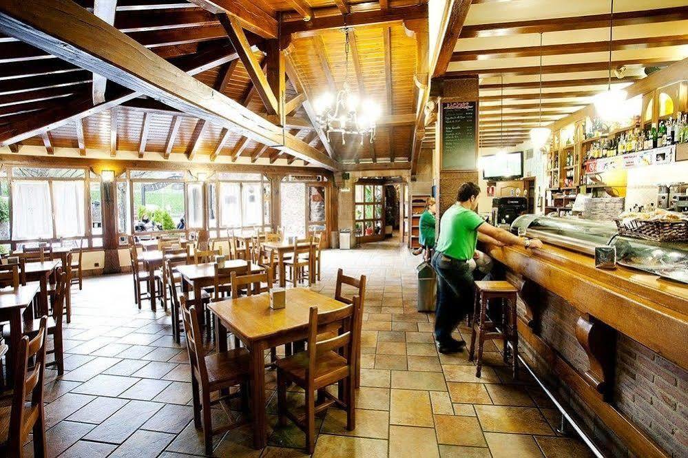 Hotel Venta De Etxalar Bagian luar foto